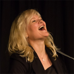 Edeltraud Rey:
DIE bairische Urgewalt ... Liedermacherin und Musik-Kabarettistin mit MUNDWERKPREIS ...
... und hier kommen Sie direkt zu meiner Präsentation. Edeltraud Rey:
DIE bairische Urgewalt ... Liedermacherin und Musik-Kabarettistin mit MUNDWERKPREIS ...
... und hier kommen Sie direkt zu meiner Präsentation.